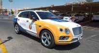 Chuyện 'nhà giàu' Dubai: Mang xế sang Bentley và Tesla Model X đi làm...xe tập lái